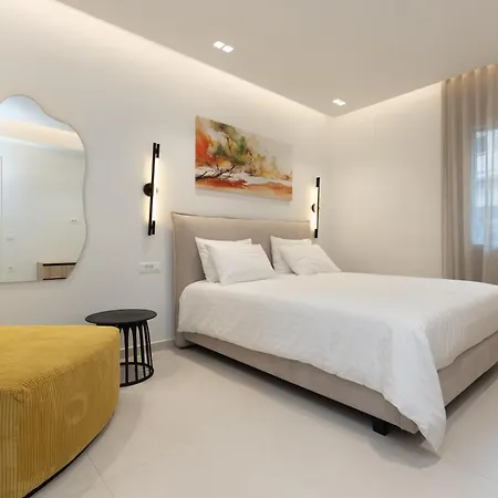 Coryfes Luxury Apartamento *