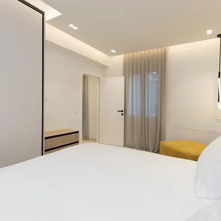 Coryfes Luxury